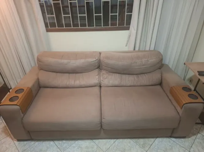 Vendo sofá retrátil/reclinável,na cor marrom em bom estado