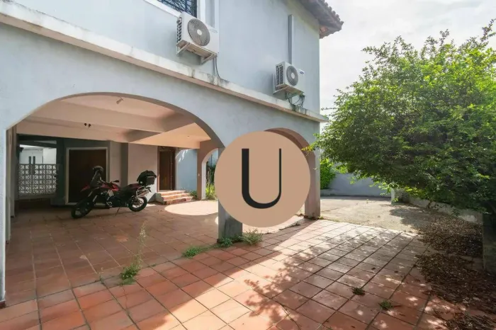 Sobrado de esquina com 237 m², 4 dormitórios e 10 vagas no Jabaquara Venda ou Locação