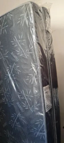 Vende-colchões novos. Cada 180