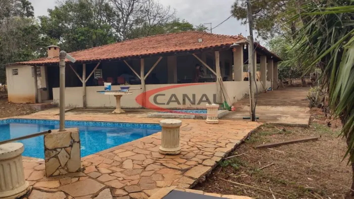 Chácara para venda com 8 m² e 3 quartos em CHÁCARAS VALE SÃO LUIZ, Bauru - SP