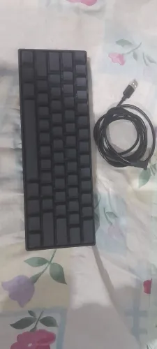 Teclado gamer 60% akko fun 60 pro extremamente novo