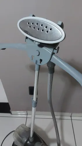 Passadeira de Roupas a Vapor