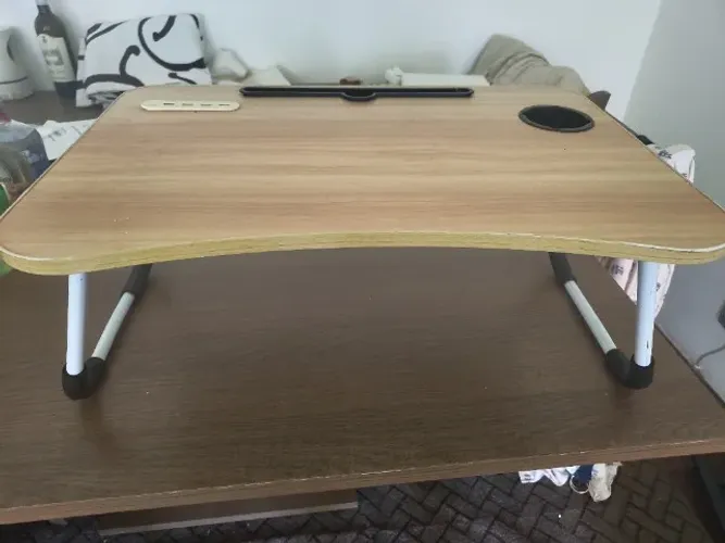 Mesa Dobrável Ergonômica para notebook, cama e sofa