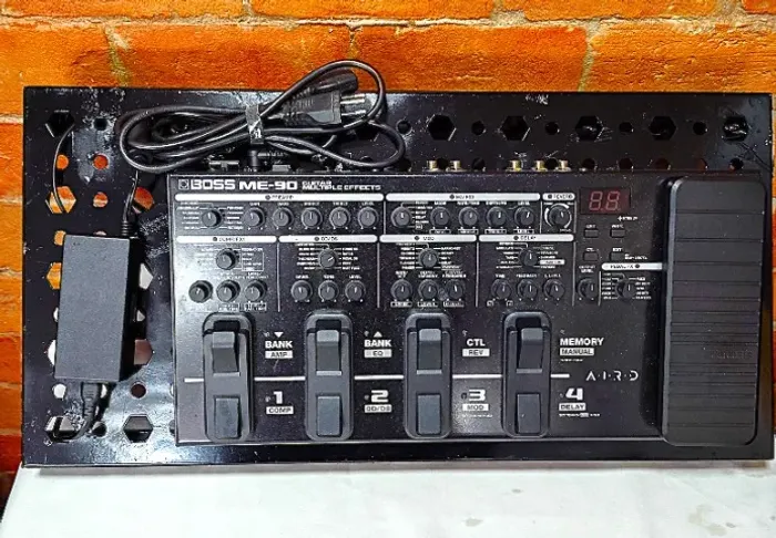 Pedaleira Boss ME90 Nova C/ Fonte e Board N Ampero Helix GT100 Valeton Kemper Fractal Zoom