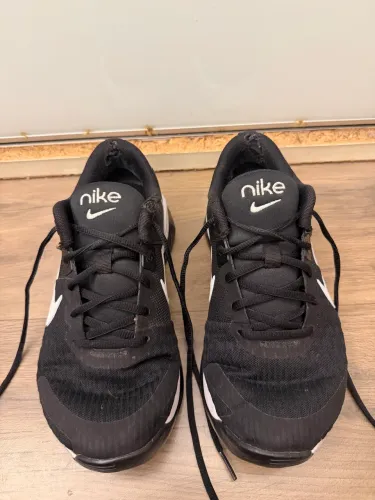 Tênis Nike tamanho 38, usado
