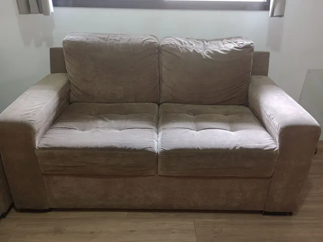 Sofá 2 Lugares em Suede Usado