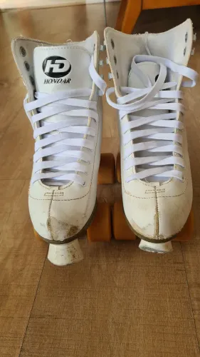 Patins 4 rodas HD usado