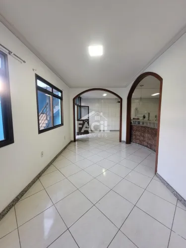 Casa Comercial em Cidade Continental-Setor Europa - Serra