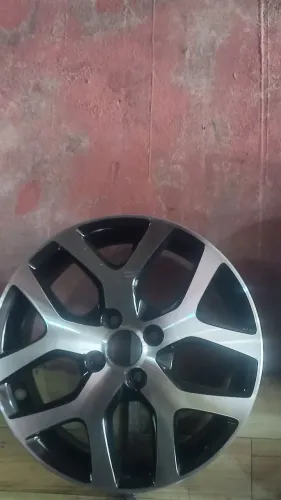 Vende-se jogo de rodas aro - 16 furação 4x100 semi nova, instalação por conta da casa!