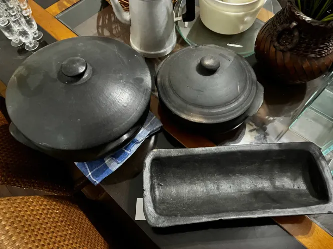 Conjunto de panelas de barro capixaba