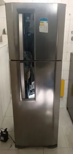 VENDO GELADEIRA ELETROLUX 382L
