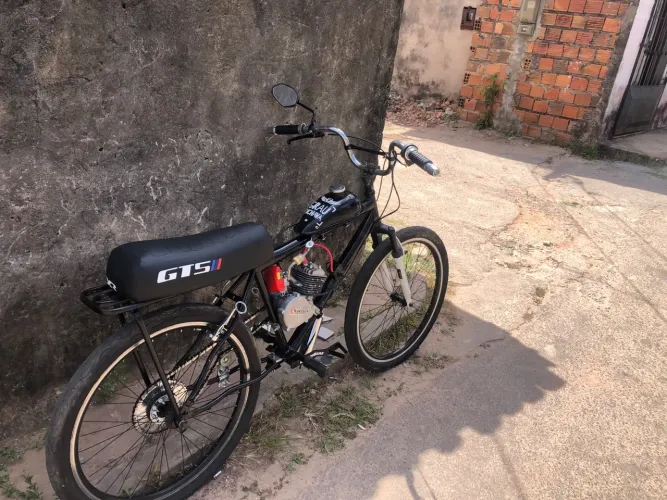 Motorizada com motor 80cc novo nem 2 semanas de uso
