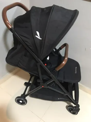 Vendo Carrinho De Passeio Bebê Compacto Zurich Pt/mr Premium Baby em Excelente