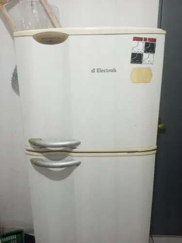 Geladeira Electrolux para retirada de peças e revenda