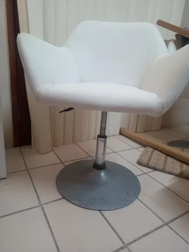 2 Cadeiras Giratórias Branca Tok Stok