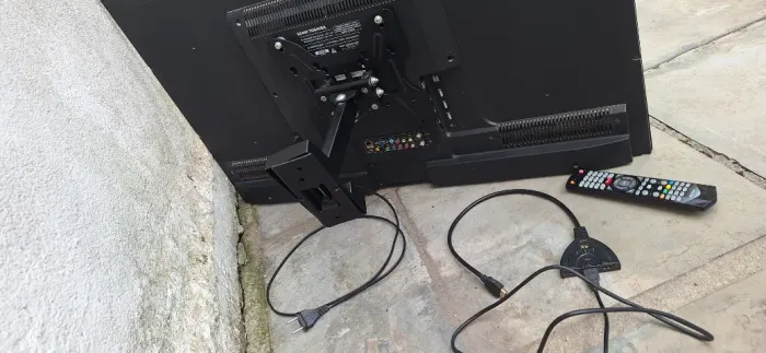 Smart TV Full HD 40 pol Semp Toshiba