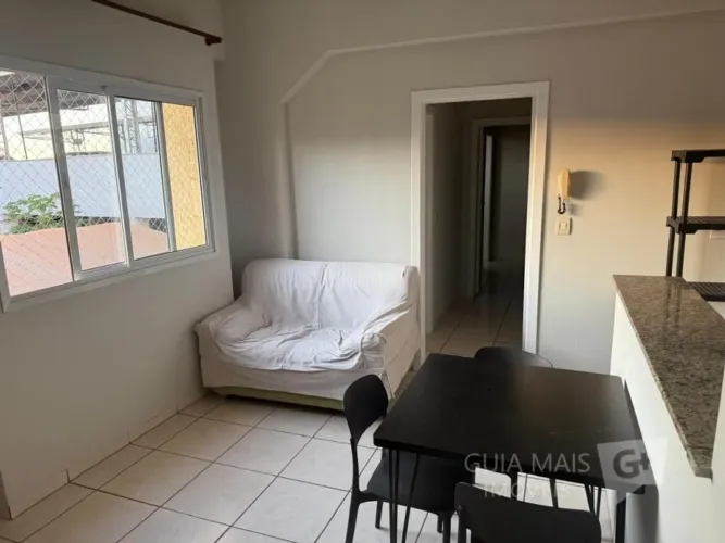 Apartamento com 2 quartos e 2 banheiros sendo 1 suíte à Venda
