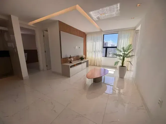 Lindo apartamento reformado com vista para o mar em Candeias