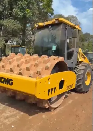Rolo Compactador XCMG XS123 PDBR ano 2024, com Kit Pata, 700 horas em MG