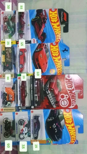 Hotwheels, th Ferrari, f1...