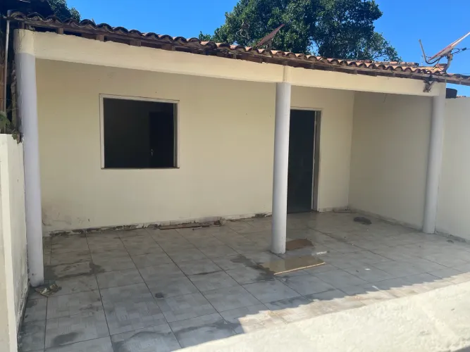 Vendo casa na avenida principal do povoado Rita Cacete em São Cristóvão casa em ótima