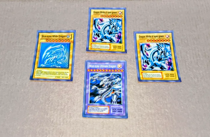 Cards Yu-Gi-Oh Trio de dragões branco de olhos azuis