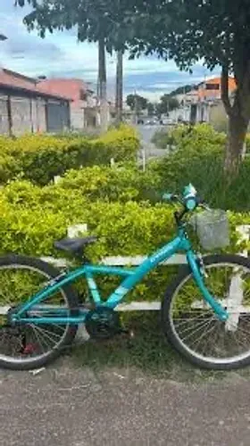 Bicleta B?twin Aro 24 (ideal 9 a 12 anos)