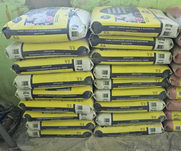 12 ARGAMASSA QUARTZOLIT PARA COZINHAS E BANHEIROS CIMENTOCOLA SUPER 20KG