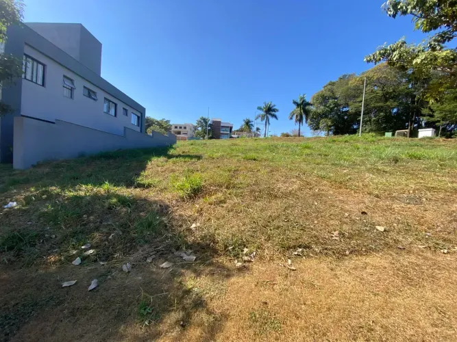 Condomínio Alphaville em Vespasiano, lotes de 500 metros - Oportunidade!