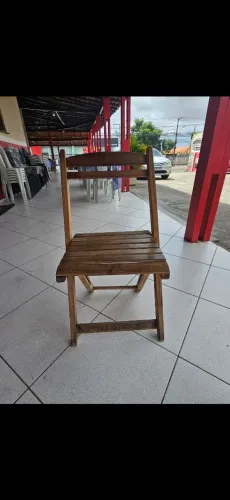 Vendo 18 cadeiras de madeira....zap *
