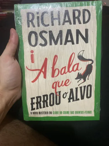 A Bala que Errou o Alvo (Livro 3) - Richard Osman