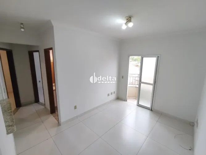 Apartamento com 2 quartos disponível para locação no bairro Santa Mônica em Uberlândia-MG.