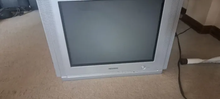 Vendo 4 TVs para Conserto ou retirada se pecas