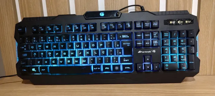 Teclado Gamer Fortrek G Blackhawk Retroiluminado LED - Perfeito Estado