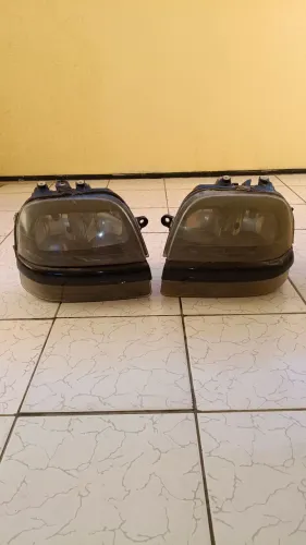 Par de farol Fiat Doblô