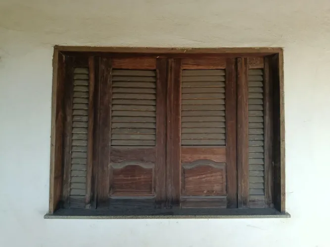 Vende-se janela