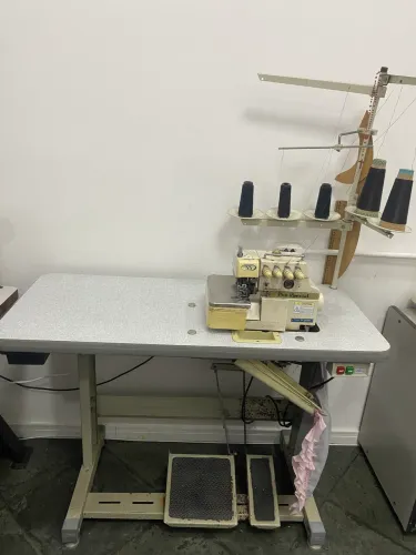 Máquina de Costura Interlock