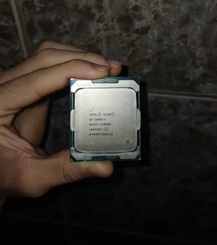 Intel Xeon E5 2680 V4