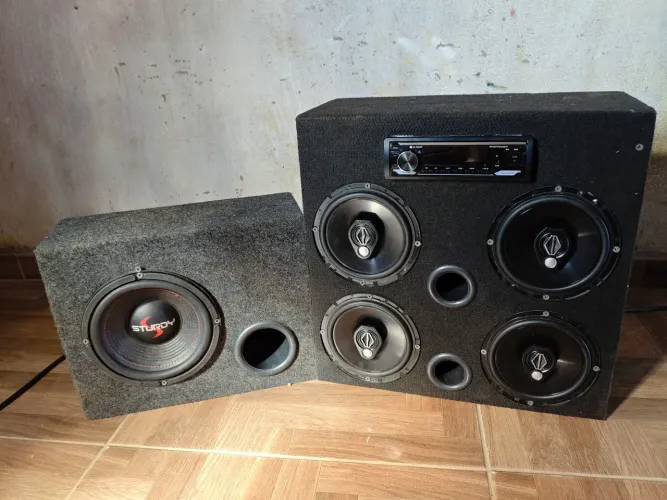 Caixa de som 400W com subwoofer