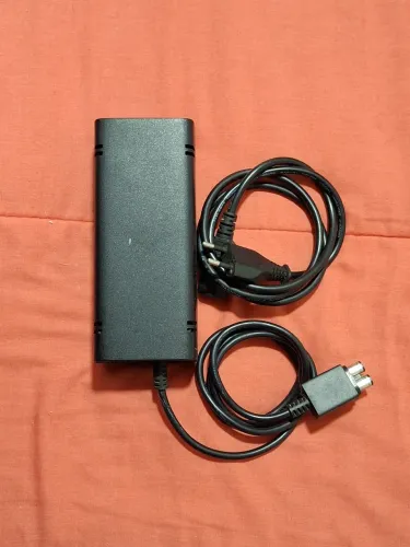 Fonte Original de Xbox 360 Slim