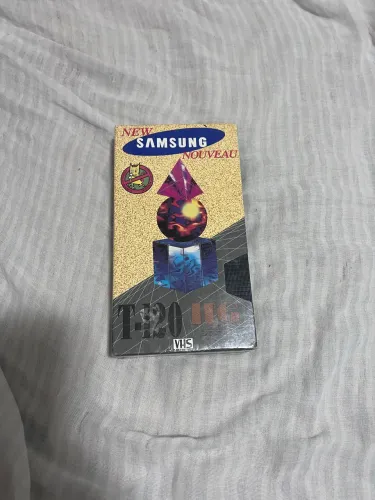 Fita VHS LACRADA - VIRGEM -UMA  RELÍQUIA 