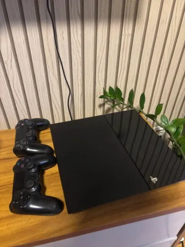 Ps4 1TB + 2 controles + Spider Man + Revisado + Bônus na legenda