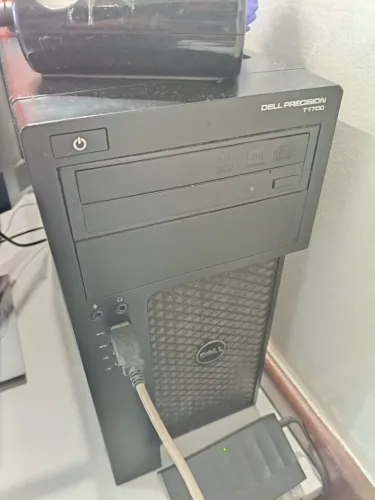 Workstation Dell Precision T1700 - Intel Xeon 3.20GHz | 16GB RAM | SSD + 1TB HD | Quadro K