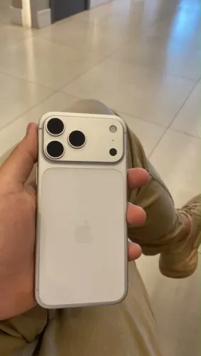 iPhone 17 pro max, com apenas 2 meses de uso e caixa
