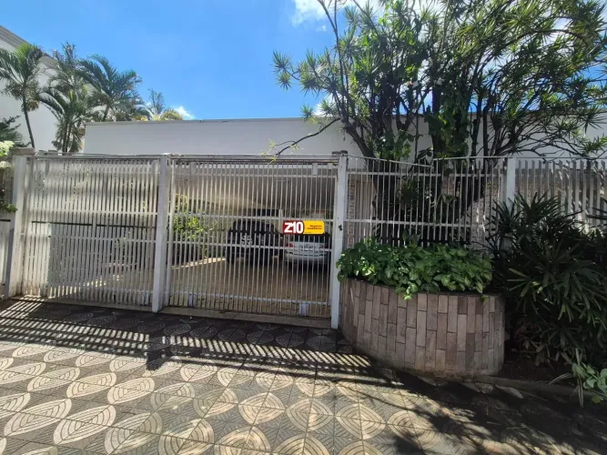 LINDA CASA RESIDENCIAL E COMERCIAL, 04 DORMITÓRIOS, SENDO 02 SUÍTES, PISCINA. CENTRO EM IN