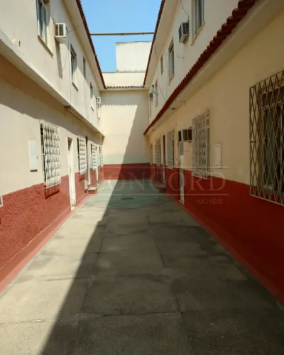 ALUGA-SE APARTAMENTO 2 QUARTOS PRÓXIMO AO SHOPPING GRANDE RIO - R$ 900