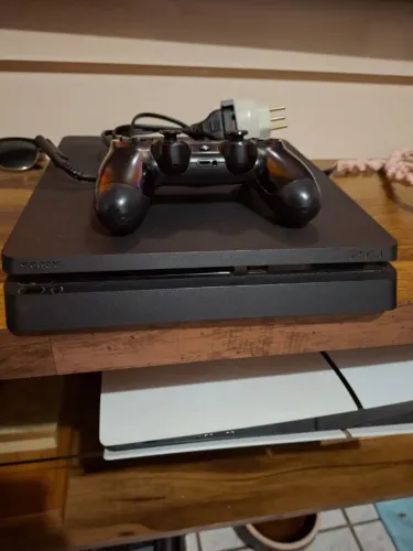 Playstation 4 Slim 500GB (Apenas o Console) - Perfeito Estado