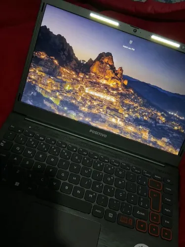 Notebook positivo - praticamente novo! Usei apenas umas 2 ou 3 vezes, está tudo perfeito