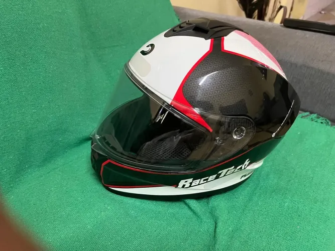 Vende-se Capacete para moto Race Tech