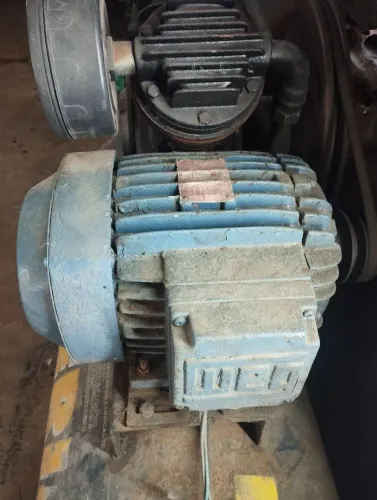 MOTOR WEG TRIFÁSICO 5CV